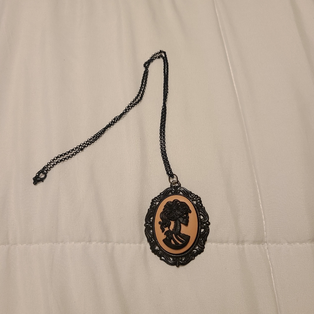 Necklace - Picture 4 of 5